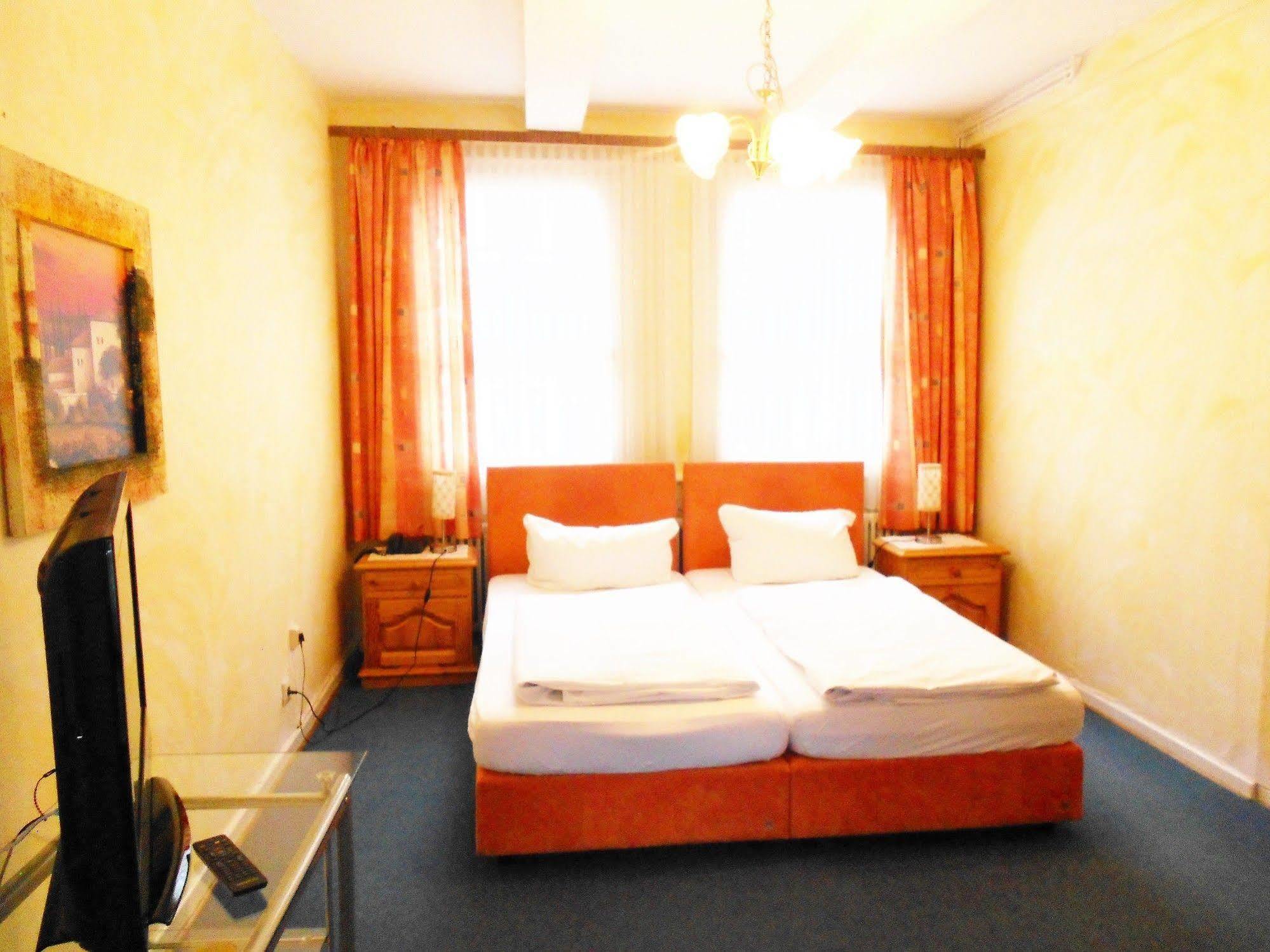 Altstadt-Hotel Gosequell Гослар Екстериор снимка